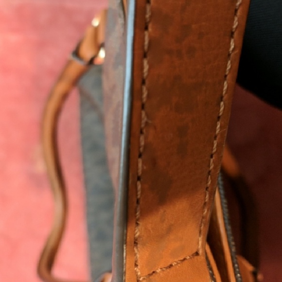 MICHAEL KORS LARGE MONOGRAMED HAMILTON BAG - Picture 3 of 7